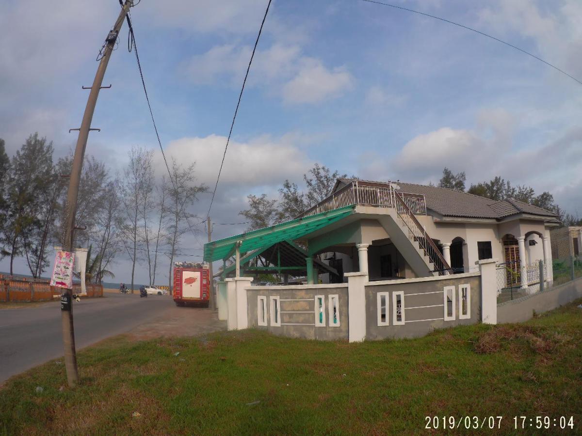 Holiday Homestay Дунгун Экстерьер фото